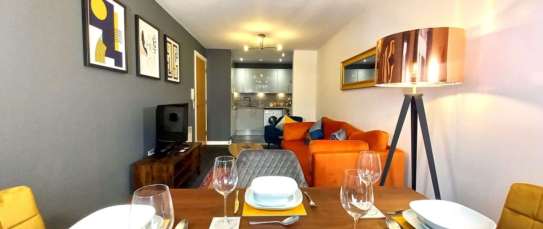 LUXURY SERVICED 2 BEDROOMS WITH 2 BATHROOMS APARTMENTS AVAILABLE