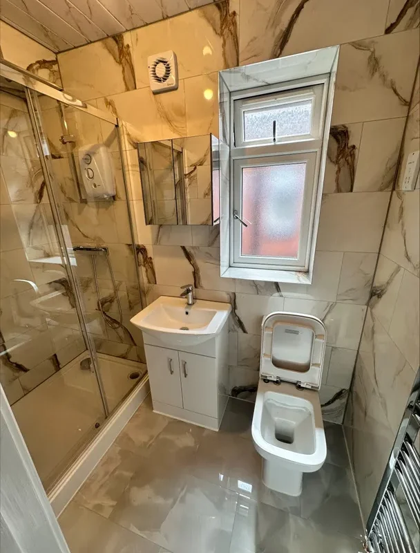 BRAND NEW SERVICED APARTMENTS : WALSGRAVE ROAD, COVENTRY, CV2 4HE