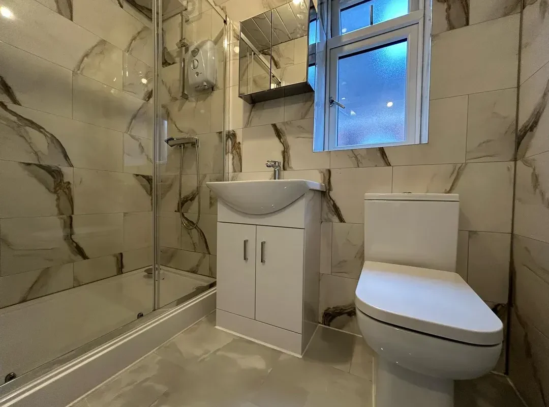 BRAND NEW SERVICED APARTMENTS : WALSGRAVE ROAD, COVENTRY, CV2 4HE