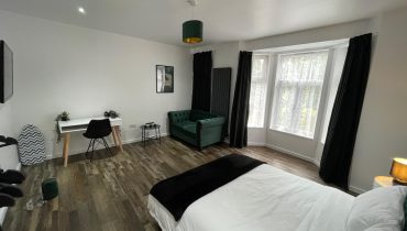 BRAND NEW SERVICED APARTMENTS : WALSGRAVE ROAD, COVENTRY, CV2 4HE
