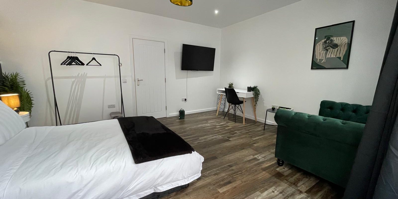 BRAND NEW SERVICED APARTMENTS : WALSGRAVE ROAD, COVENTRY, CV2 4HE