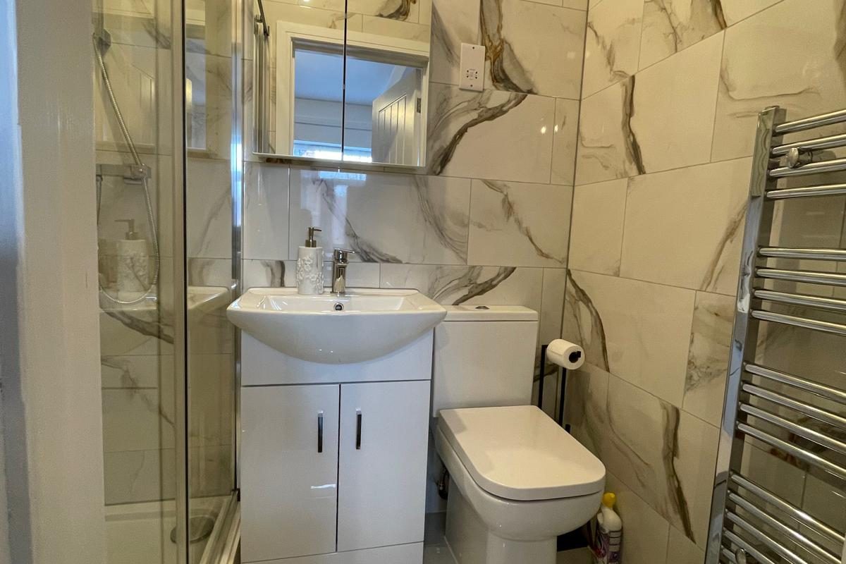 BRAND NEW SERVICED APARTMENTS : WALSGRAVE ROAD, COVENTRY, CV2 4HE