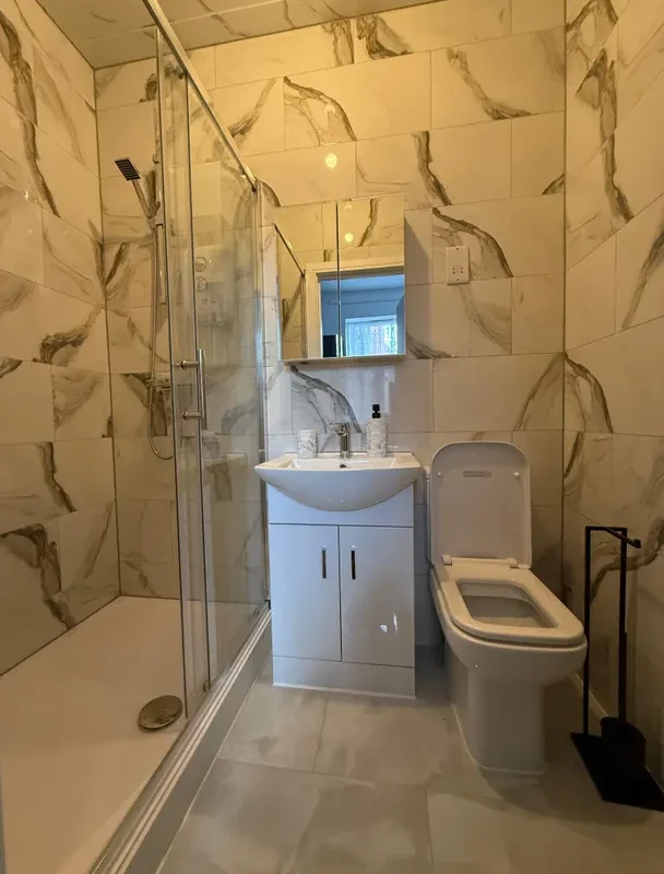 BRAND NEW SERVICED APARTMENTS : WALSGRAVE ROAD, COVENTRY, CV2 4HE