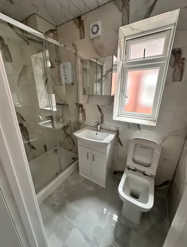 BRAND NEW SERVICED APARTMENTS : WALSGRAVE ROAD, COVENTRY, CV2 4HE